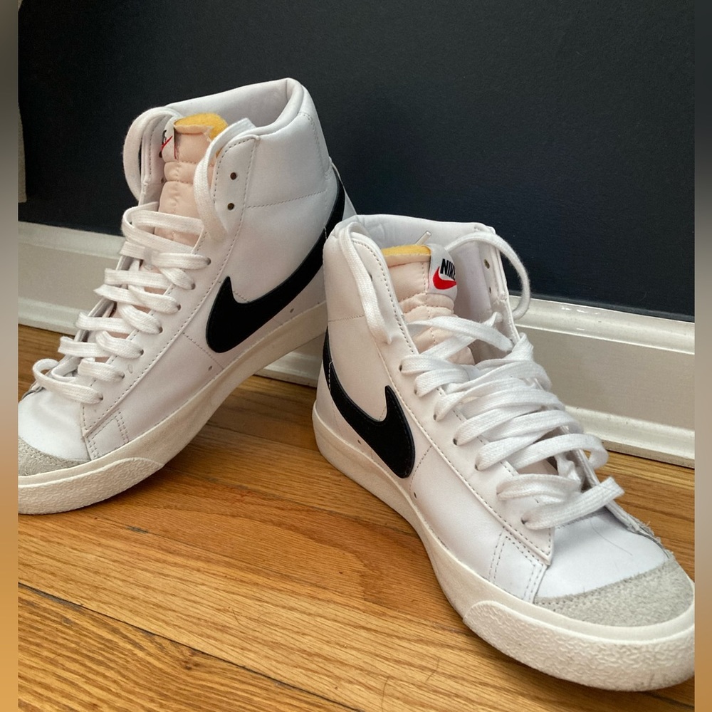 Nike Blazer Mid '77
Women’s size 8.5